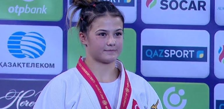 judoda-habibe-afyonlu-dunya-sampiyonu
