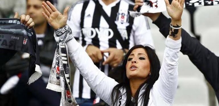 Beşiktaş maçında kadın taraftarlardan ortak mesaj