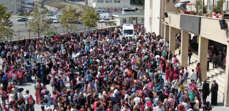 Bu okul ilçe nüfusundan daha kalabalık