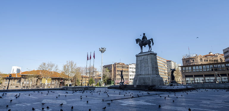 Ankara’da sokağa çıkma yasağı sessizliği