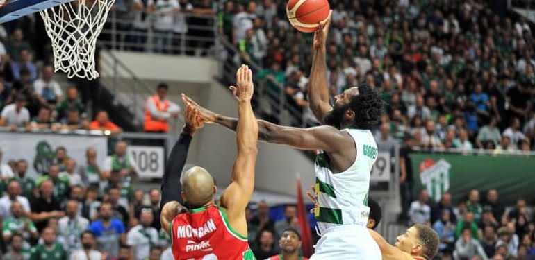 Karşıyaka son çeyrekte uçuşa geçti