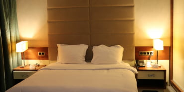 kat-gorevlileri-otel-odasinda-poset-dolusu-para-buldu_2153_dhaphoto5