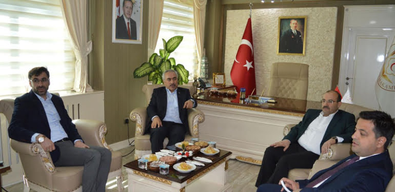 Bakanlık kayyım atamasını sitesinde Kürtçe duyurdu