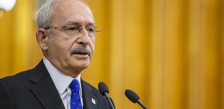 Kılıçdaroğlu’ndan Davutoğlu ve Şehir Üniversitesi’ne övgü