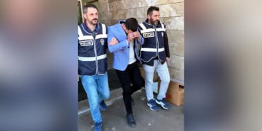 kendisinisavci-diye-tanitip-48-bin-lira-dolandirdi_5355_dhaphoto1