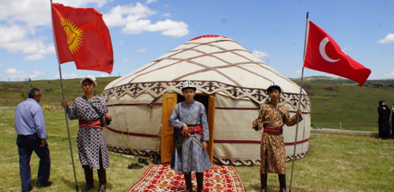 kirgizistanin-ankara-buyukelcisi-omuraliev-cubuku-ziyaret-veryansintv
