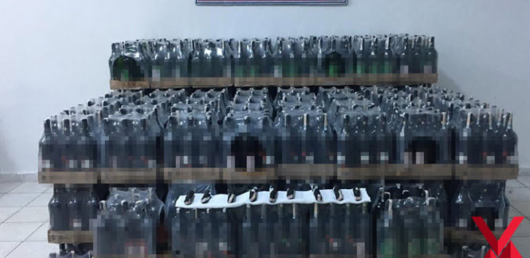 kirklarelide-3-bin-281-litre-sahte-icki-ele-gecirildi-_7328_dhaphoto1