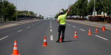 Başkentliler sokağa çıkma kısıtlamasının ikinci gününde de evlerinde kaldı