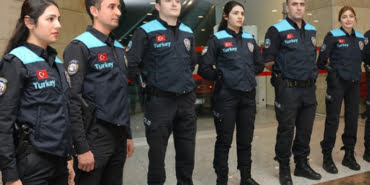 kiyafetleri-degisti-artik-bu-yeleklerle-veryansintv