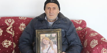 kizi-oldurulen-baba-8-yildir-tum-kadinlar-icin-mucadele-veriyor