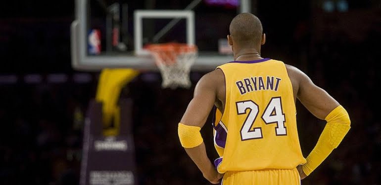 Kobe Bryant ABD’de helikopter kazasında hayatını kaybetti