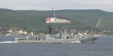 koramiral-kulakov-canakkale-bogazindan-gecti