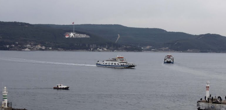 kuzey-ege-ve-guney-marmaradaki-feribot-seferleri-iptal-edildi_9401_dhaphoto1