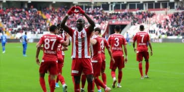 lider-evinde-rahat-kazandi