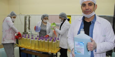 lise-ogrencileri-1-haftada-150-ton-dezenfektan-uretti-veryansintv-1