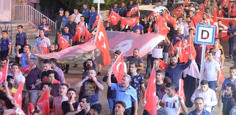 Mardin’de Diyarbakır annelerine destek yürüyüşü