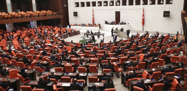 Koronavirüse karşı ekonomik tedbir paketi yasalaştı