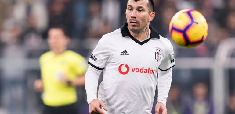 Gary Medel, Bologna’da