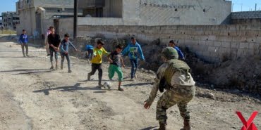 mehmetcik-rasulaynda-cocuklarla-futbol-oynadi_9269_dhaphoto1
