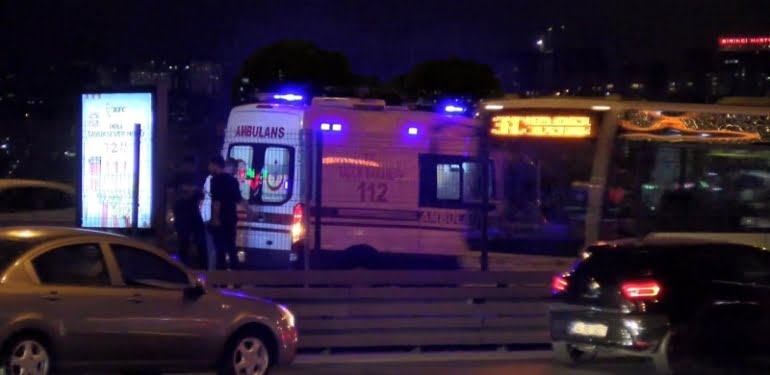 metrobuste-yer-kapma-tartismasi-kanli-bitti