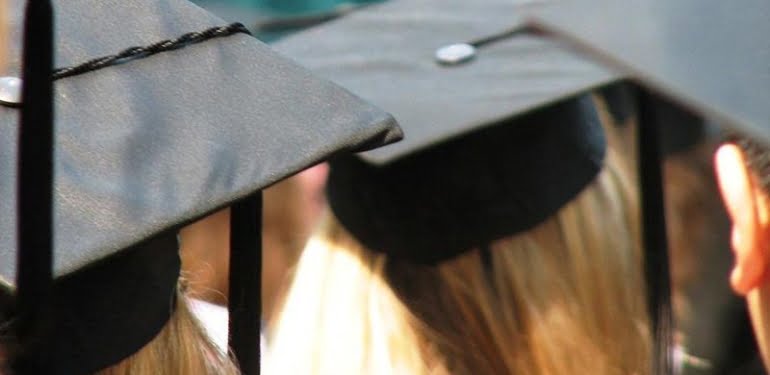 Hem işsiz hem borçlu! Üniversite mezunları hayata borçlu başlıyor