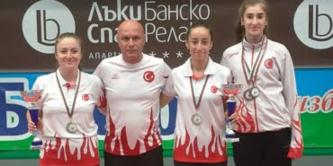 milli-badmintonculardan-2-altin-ve-2-bronz-madalya_1449_dhaphoto1