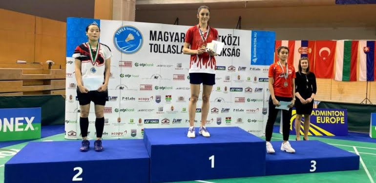 milli-badmintoncularimizdan-madalya-sevinci