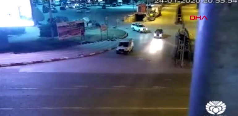 Malatya’da deprem anı kamerada