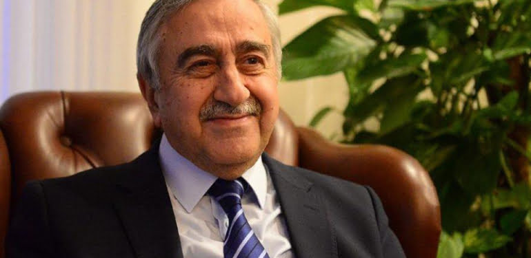Mustafa Akıncı’dan İngiliz gazetesine skandal sözler: Acele edin Türkiye bizi yutar!