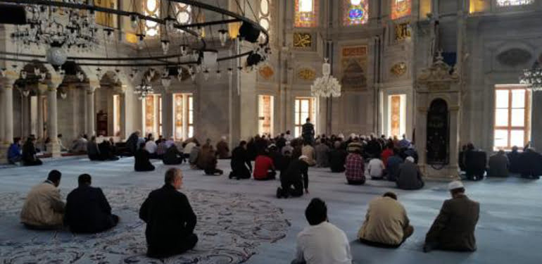 nuruosmaniye-camii-namaz-veryansintv