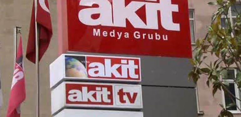 Yeni Akit hack’lendi: ‘Biz satılık bir itiz’