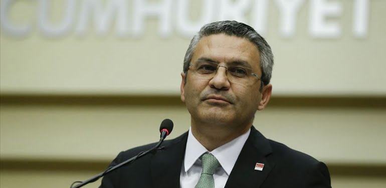 Oğuz Kaan Salıcı mevzu İş Bankası olunca Atatürk’ü hatırladı