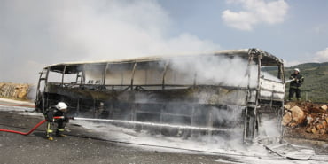 otobus-yanginlarinda-ana-sebep-elektrik-aksami-ve-kablo-hatasi