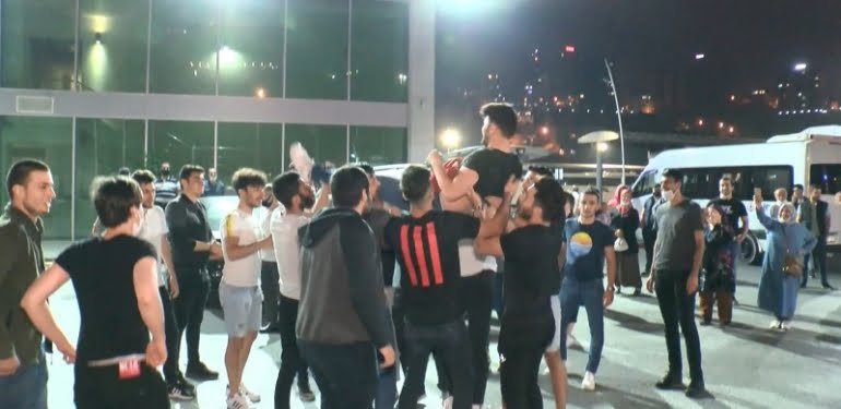 Prof. Ergönül uyardı: Tedbiri elden bırakmak için çok erken