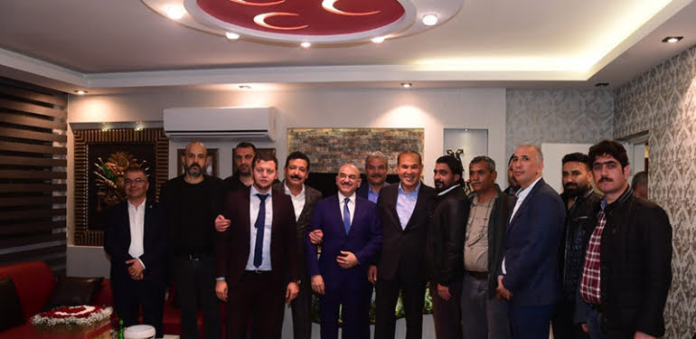 Hangi MHP’liler Ozan Ceyhun ile samimi pozlar verdi