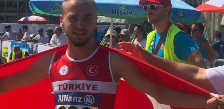 OZEL SPORCU OGUZ TURKER DUNYA SAMPIYONU / ANKARA,(DHA)