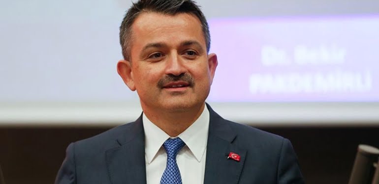 Bakan ‘orijinal fikrim’ dedi: Sığır veterinere sms atacak