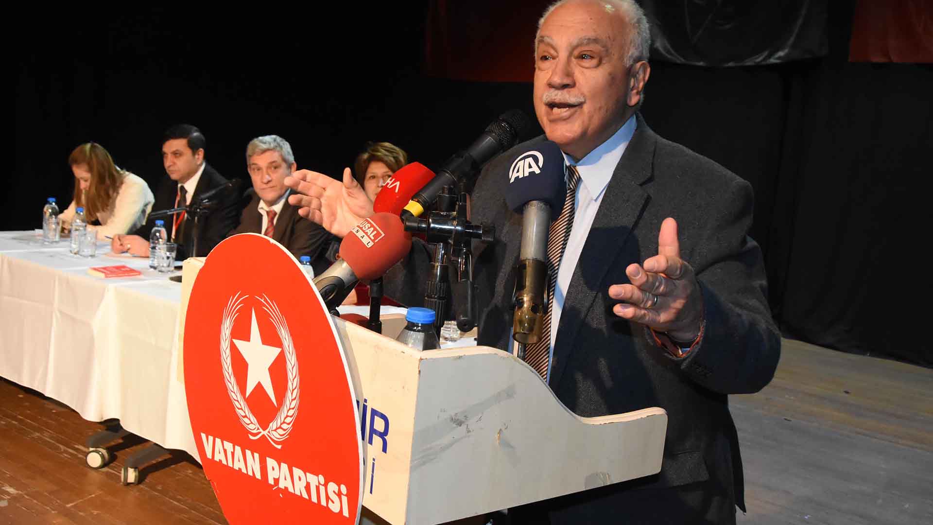 perincek-kasim-suleymani-insanligin-sehidi_4992_dhaphoto1