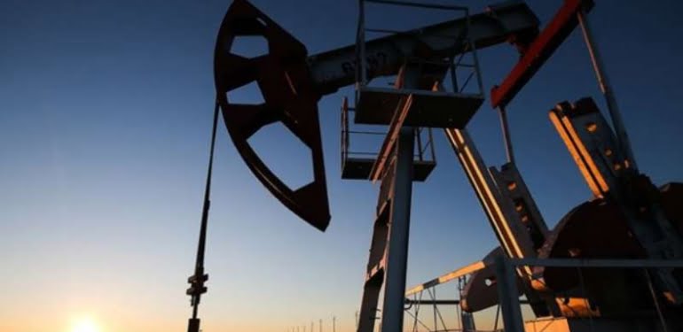 Dünya tarihinde bir ilk! Petrol fiyatları çakıldı