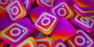 pile-3d-instagram-logos_1379-876