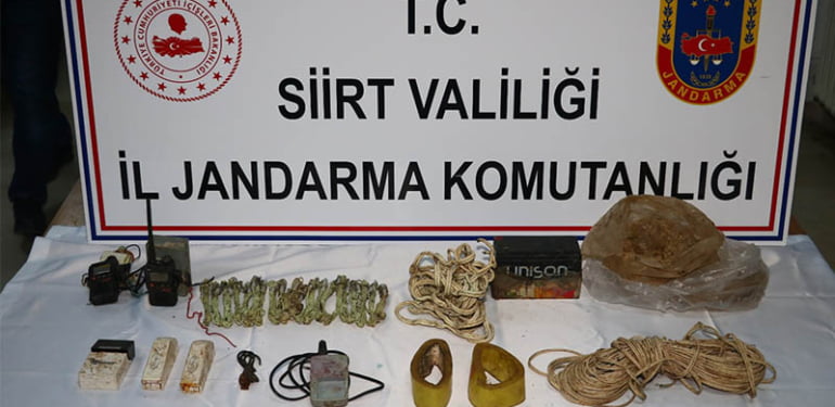 Siirt’te PKK’lı teröristlere ait patlayıcı düzenekleri ele geçirildi