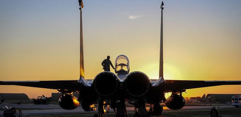 ABD ordusuna ait F-22 savaş uçağı düştü