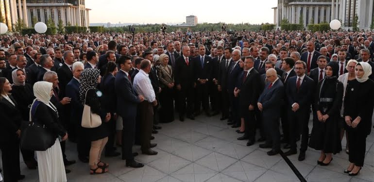 Ak Partililerin gözü yeni kabinede: Böyle devam etmez!