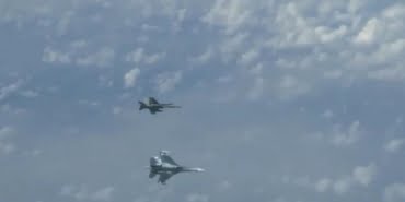 Rus jetleri, bakan uçağına yaklaşan NATO jetini uzaklaştırdı (DHA)