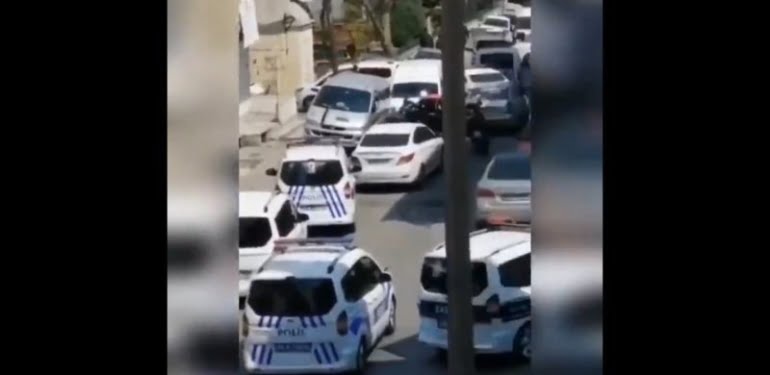 İstanbul’da sokağa çıkma yasağına uymayan grup polise saldırdı