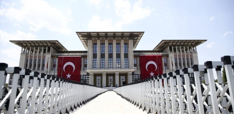 Fatih Altaylı isyan etti: Onlar saraylara girip çıkarken…
