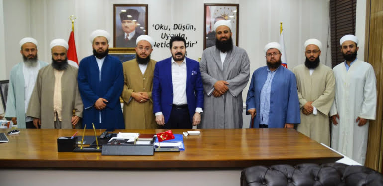 Ağrı Belediye Başkanı Savcı Sayan, cemaatçileri makamında ağırladı