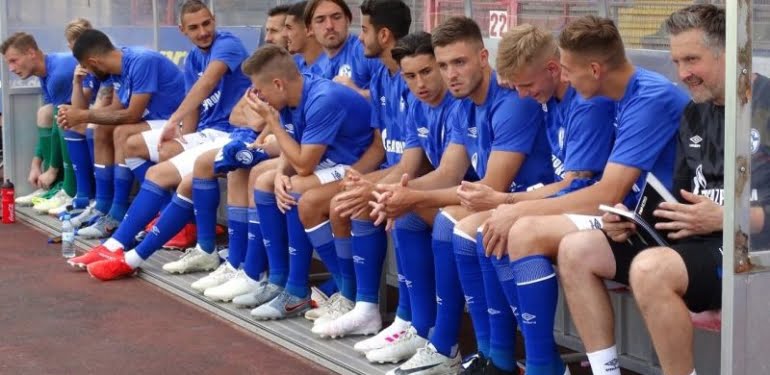 schalke04ten-turk-oyuncularina-asker-selami-uyarisi_1620_dhaphoto1-e1571482602490