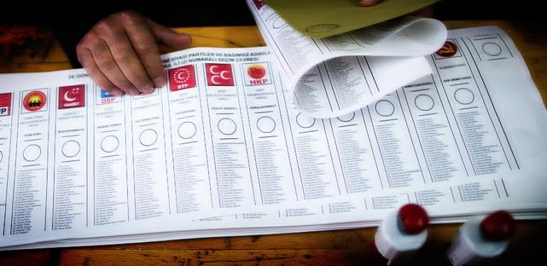 Son ankete göre hangi partinin oyları düştü hangisinin arttı