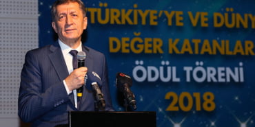 "Türkiye'ye ve Dünyaya Değer Katanlar" ödül töreni